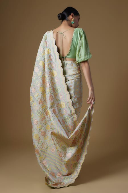 I Am Design Floral Print Saree With Puff Sleeve Blouse 