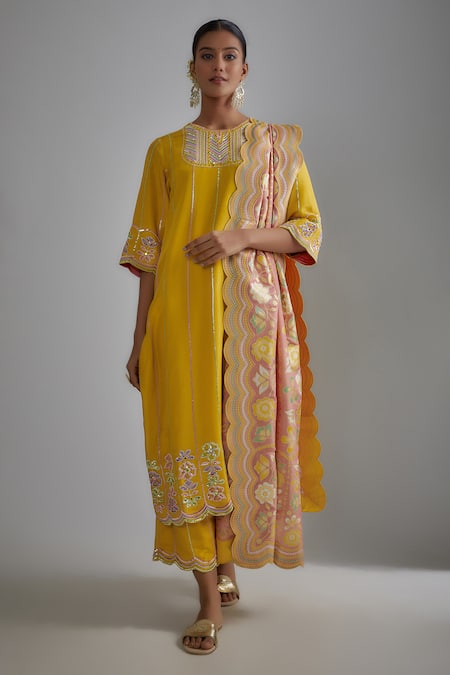 I Am Design Floral Embroidered Kurta Set 