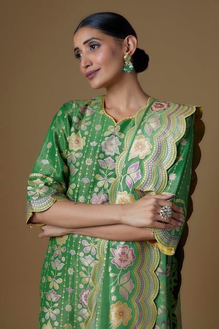Buy_I Am Design_Green Silk V-neck Blossom Print Kurta Set _Online_at_Aza_Fashions