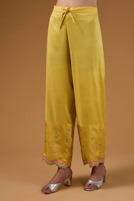 Buy_I Am Design_Yellow Silk Round Neck Bloom And Scallop Print Kurta Set _Online_at_Aza_Fashions