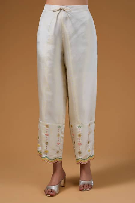 Buy_I Am Design_Ivory Silk Embroidery V-neck Blossom And Scallop Print Kurta Set _Online_at_Aza_Fashions