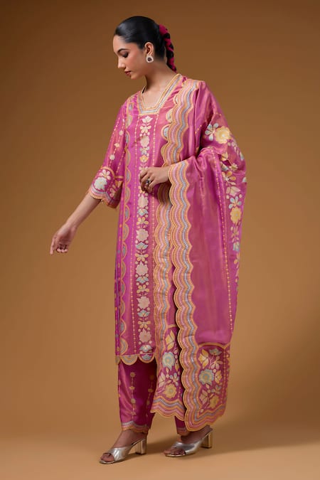 I Am Design_Pink Silk V-neck Flora And Scallop Print Kurta Set _Online_at_Aza_Fashions