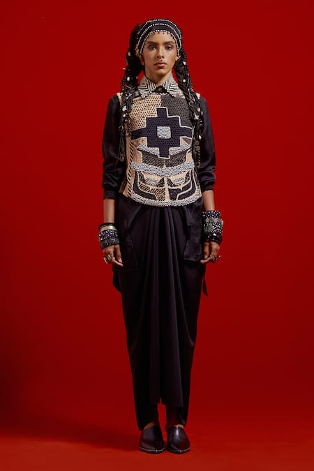 Aseem Kapoor Aara Embroidered Jacket 