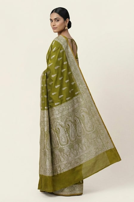 Naaritva India Paisley Woven Saree With Running Blouse 