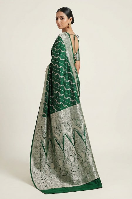 Naaritva India Stripe Woven Saree With Running Blouse 