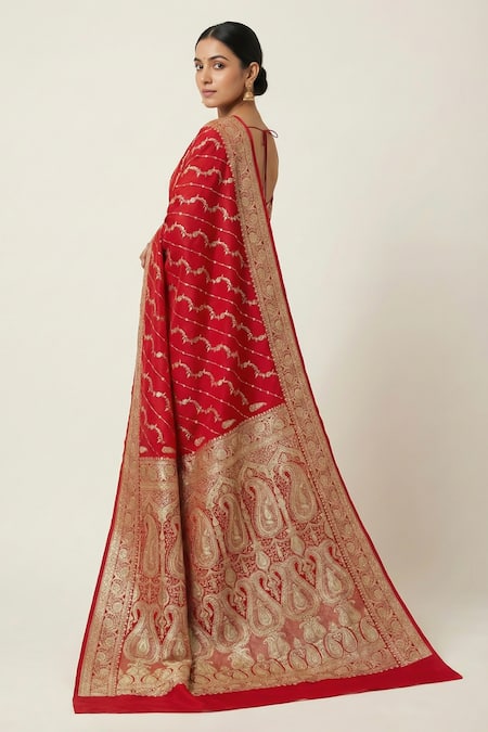 Naaritva India Florette Woven Saree With Running Blouse