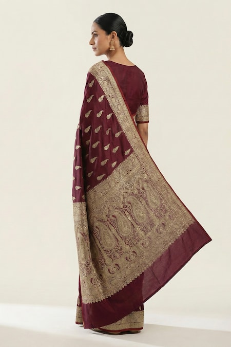 Naaritva India Flower Woven Saree With Running Blouse