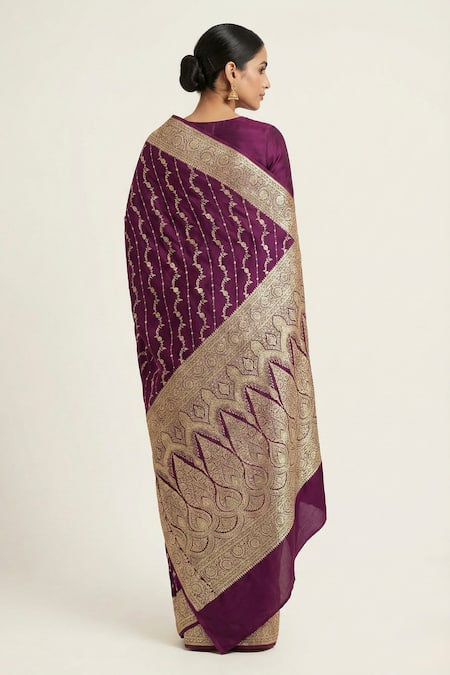 Naaritva India Stripe Pattern Saree With Running Blouse