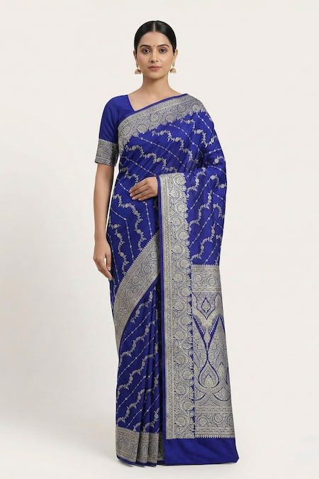 Naaritva India Flower Vine Saree With Running Blouse
