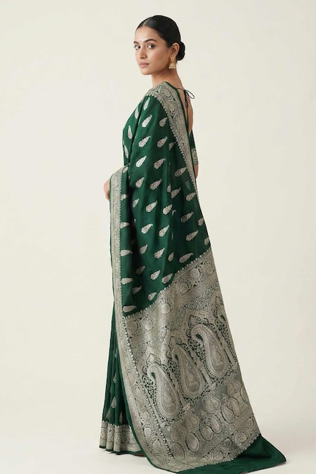 Naaritva India Paisley Floral Woven Saree With Running Blouse