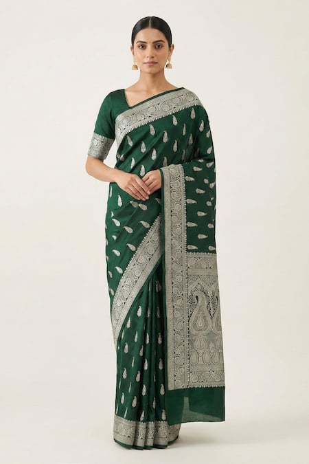 Naaritva India Paisley Floral Woven Saree With Running Blouse