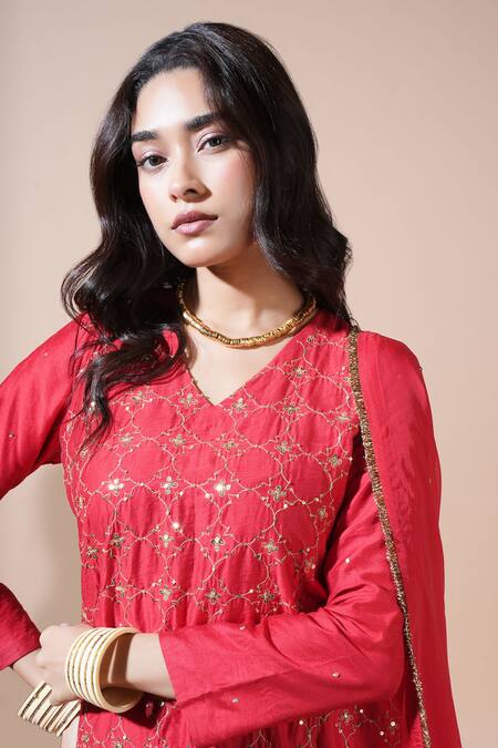 Komal Shah_Red Chanderi, Shantoon, Organza Geometric Jaal Short Kurta Palazzo Set _Online_at_Aza_Fashions