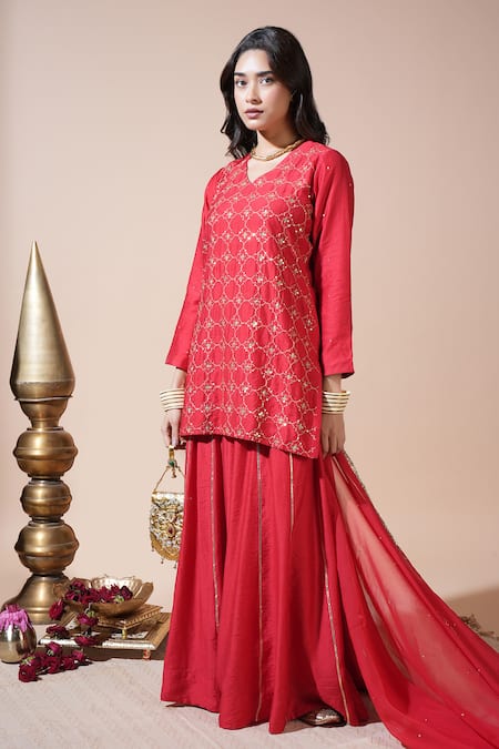 Buy_Komal Shah_Red Chanderi, Shantoon, Organza Geometric Jaal Short Kurta Palazzo Set _Online_at_Aza_Fashions