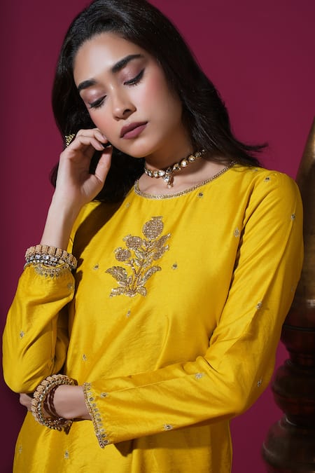Buy_Komal Shah_Mustard Chanderi, Organza Embroidery, Flower Motif Short Kurta Palazzo Set _Online_at_Aza_Fashions