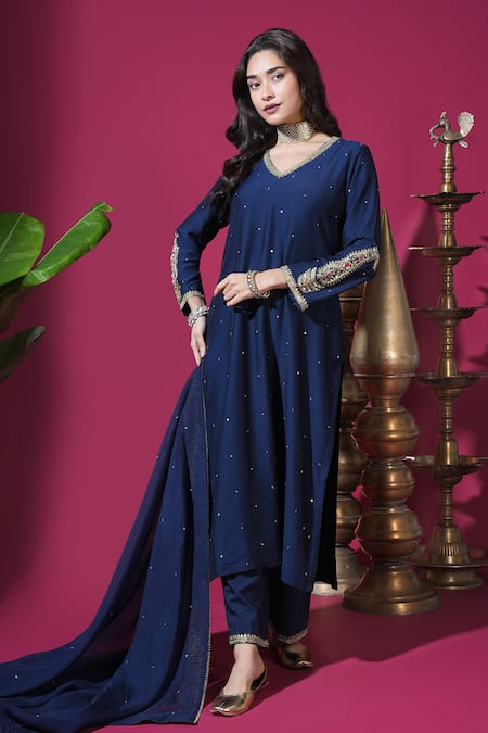 Komal Shah Keri Paisley Motif Hand Embroidered Kurta Set 