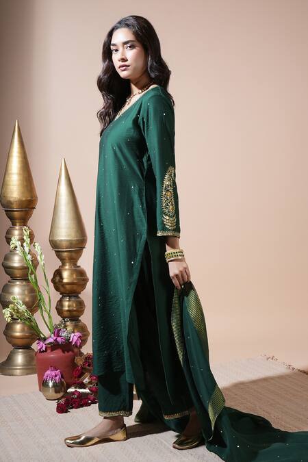 Buy_Komal Shah_Green Chanderi, Shantoon, Organza Keri Paisley Hand Kurta Pant Dupatta Set _Online_at_Aza_Fashions