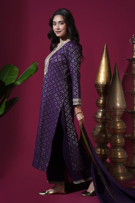 Komal Shah_Purple Chanderi, Shantoon, Organza Zari, Embroidery Butta Floral And Kurta Set _Online_at_Aza_Fashions