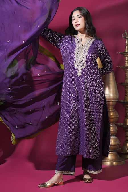 Komal Shah Zari Butta Floral & Chand Embroidered Kurta Set 