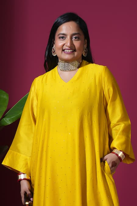 Buy_Komal Shah_Mustard Chanderi, Silk Embroidery, Lace Round Neck Badla Kurta And Lumpi Pant Set _Online_at_Aza_Fashions