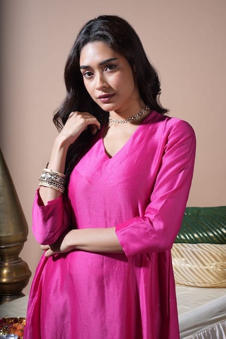 Buy_Komal Shah_Fuchsia Chanderi Embroidery, Lace V-neck Badla Kurta And Lumpi Pant Set _Online_at_Aza_Fashions