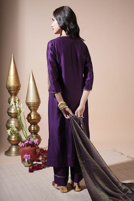 Komal Shah Asopalav Leaf Hand Embroidered Kurta Pant Dupatta Set 