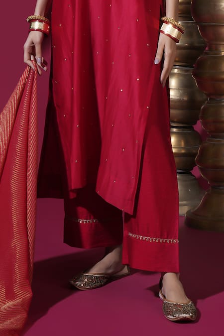 Buy_Komal Shah_Red Chanderi, Shantoon, Tissue Asopalav Leaf Hand Kurta Pant Dupatta _Online_at_Aza_Fashions