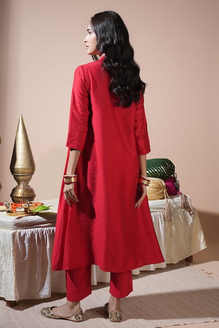 Komal Shah Chanderi Hand Embroidered Keri Pocket Kurta Set 