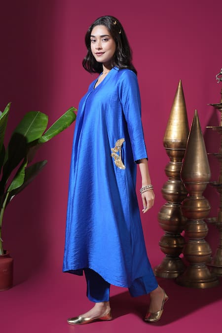 Komal Shah_Blue Chanderi, Silk, Shantoon Embroidery, Pearls Mor Pocket Hand Kurta Pant Set _Online_at_Aza_Fashions