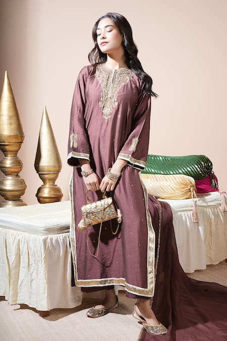 Komal Shah Hand Embroidered Kaftan Kurta Set With Lumpi Lace 