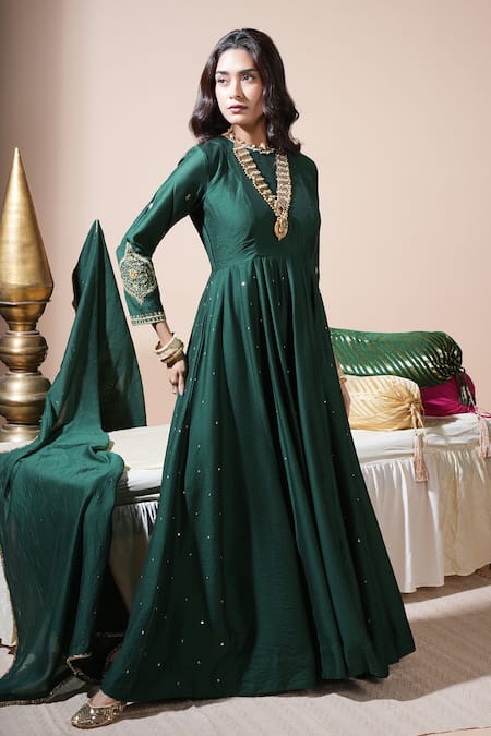 Buy Komal Shah Green Chanderi Embroidery, Sequins Round Neck Paan Motif Anarkali Set Online at Aza Fashions Buy_Komal Shah_Green Chanderi Embroidery, Sequins Round Neck Paan Motif Anarkali Set _Online_at_Aza_Fashions