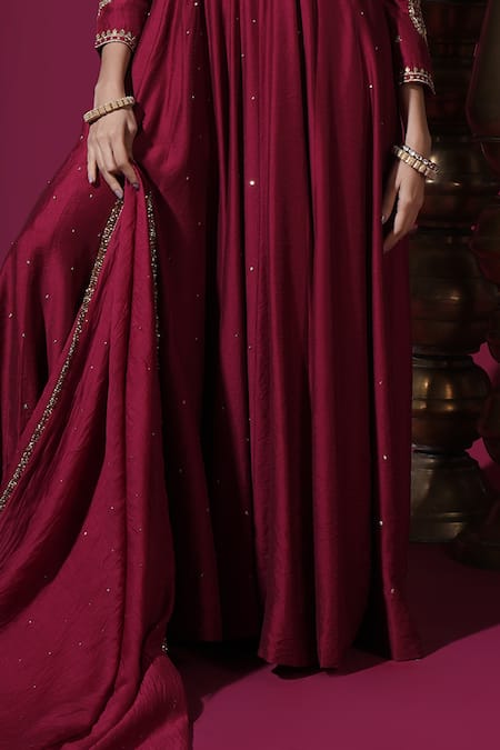 Komal Shah_Maroon Chanderi Embroidery, Sequins Round Paan Motif Hand Anarkali And Dupatta _Online_at_Aza_Fashions