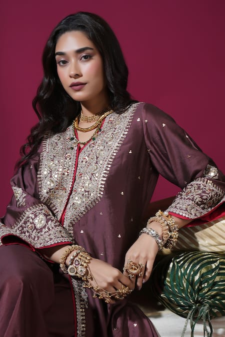 Buy_Komal Shah_Brown Chanderi Embroidery, Sequins V-neck, Mandarin Jacket Kurta And Pant Set _Online_at_Aza_Fashions