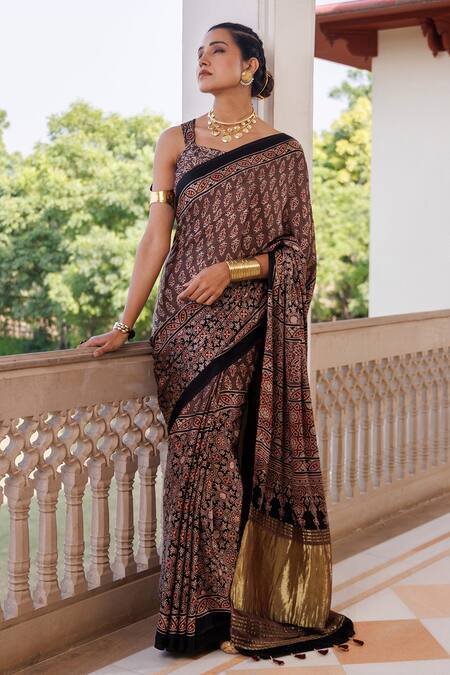 Buy_Geroo Jaipur_Brown Modal Zari Block Printed Saree With Unstitched Blouse Piece _Online_at_Aza_Fashions