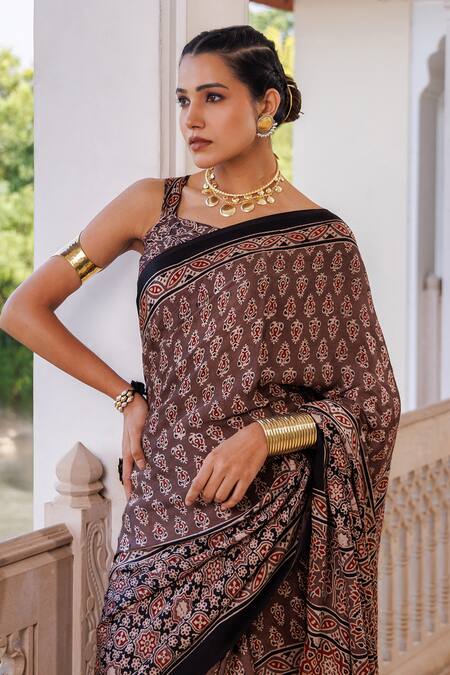 Geroo Jaipur_Brown Modal Zari Block Printed Saree With Unstitched Blouse Piece _at_Aza_Fashions