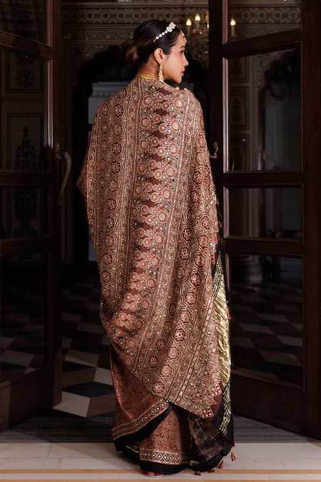 Geroo Jaipur Geometric Printed Saree With Unstitched Blouse Piece 
