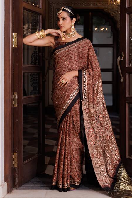 Geroo Jaipur_Maroon Modal, Silk Sequins, Geometric Printed Saree With Unstitched Blouse Piece _at_Aza_Fashions