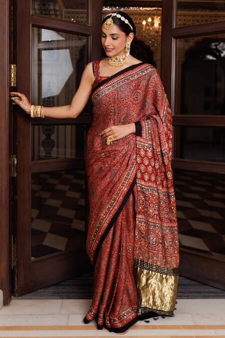 Geroo Jaipur_Maroon Modal, Silk Sequins, Embroidered Saree With Unstitched Blouse Piece _Online_at_Aza_Fashions