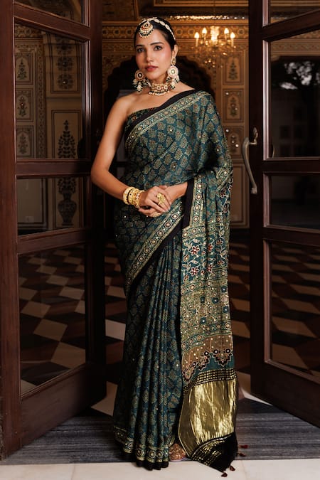 Geroo Jaipur Butti Print Saree With Unstitched Blouse Piece 