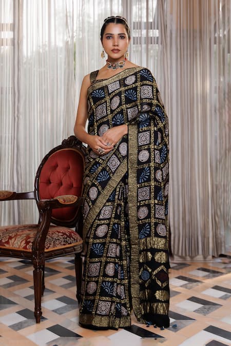 Geroo Jaipur Zari Checks Patterned Saree With Unstitched Blouse Piece 