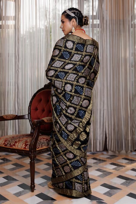 Geroo Jaipur Zari Checks Patterned Saree With Unstitched Blouse Piece 