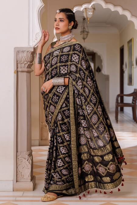 Geroo Jaipur Black Modal, Silk Zari Checks Bandhani Saree With Unstitched Blouse Piece at Aza Fashions Geroo Jaipur_Black Modal, Silk Zari Checks Bandhani Saree With Unstitched Blouse Piece _at_Aza_Fashions