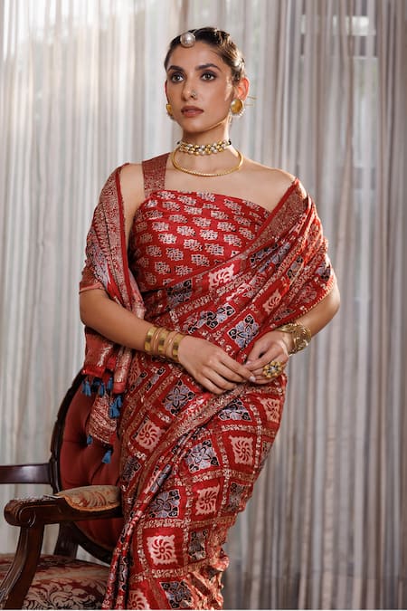 Geroo Jaipur_Maroon Modal, Silk Zari, Checks Woven Saree With Unstitched Blouse Piece _Online_at_Aza_Fashions