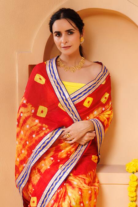 Geroo Jaipur_Red Silk Metallic Thread Printed Pre-draped Saree With Unstitched Blouse _Online_at_Aza_Fashions