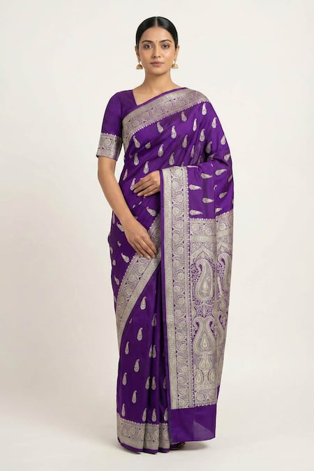 Naaritva India Paisley Butta Woven Saree With Running Blouse 
