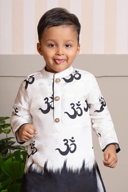 Kirti Agarwal - Pret N Couture_White Crepe, Cotton, Silk Om Print Kurta And Pyjama Set _Online_at_Aza_Fashions