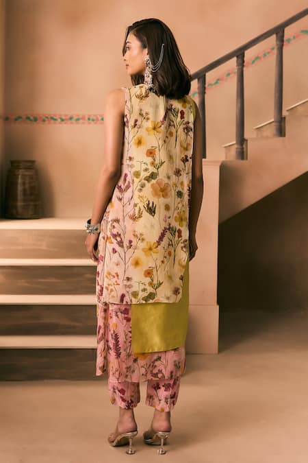 1999ad By Amita & Deepak Floral Print Kurta & Pant Set 