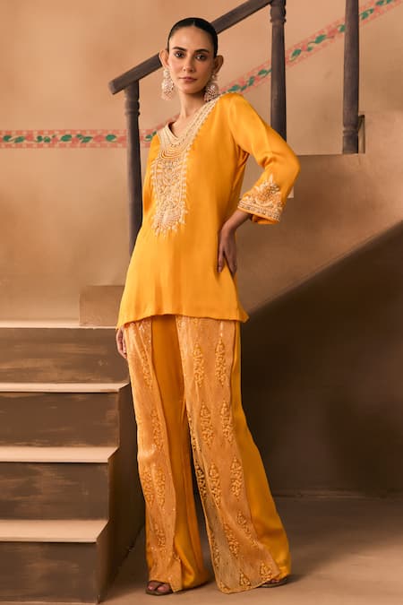 Shop_1999ad By Amita & Deepak_Orange Organza Embroidery, Beads, Sequins V-neck Thread Short Kurta And Pant Set _Online_at_Aza_Fashions