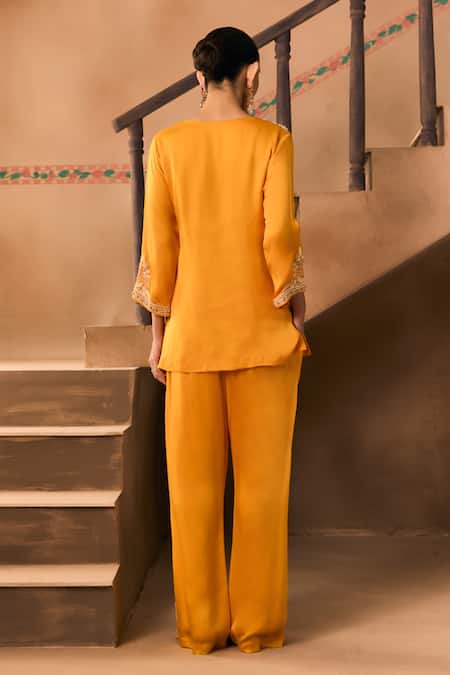 1999ad By Amita & Deepak Thread Embroidered Short Kurta & Pant Set 