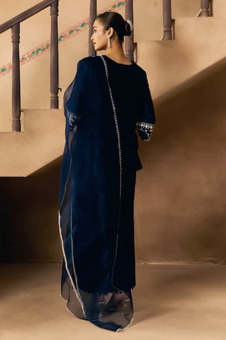 1999ad By Amita & Deepak Chanderi Thread Embroidered Kurta Set 