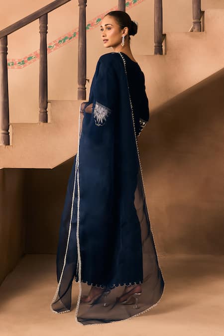 Buy_1999ad By Amita & Deepak_Blue Chanderi Embroidery, Zari V-neck Thread Kurta Set _Online_at_Aza_Fashions